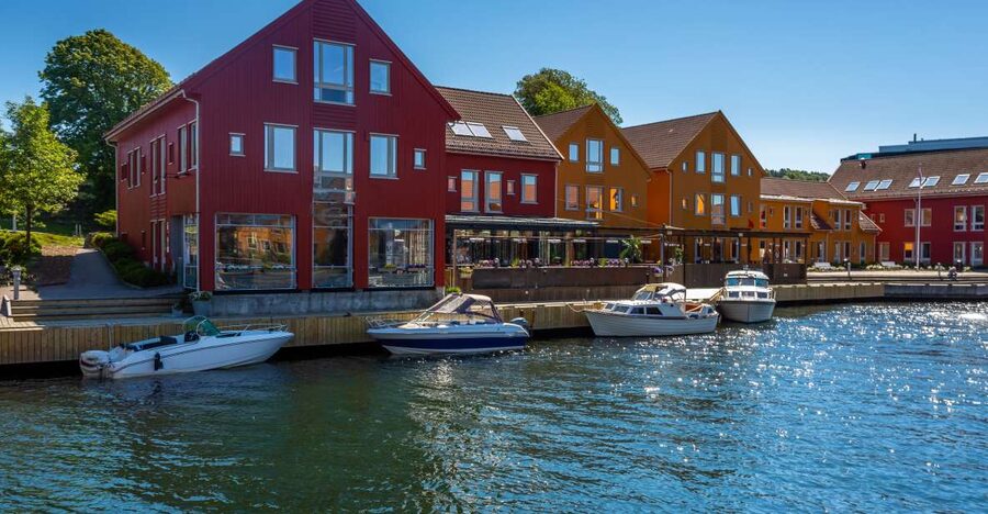 Kristiansand: Guided Cultural Walking Tour - Walking the coast to Christiansholm Fortress