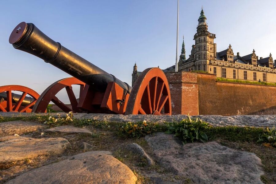 Kronborg Castle Entry Ticket - Down into the dungeons for Holger Danske