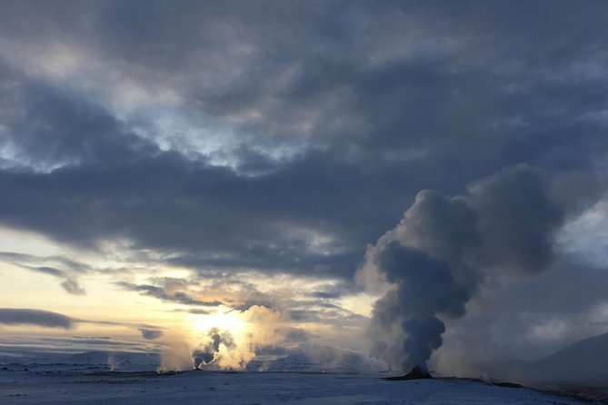 Lake Myvatn and Godafoss Waterfall Day Tour from Akureyri - Lake Myvatn is a lesson in active earth