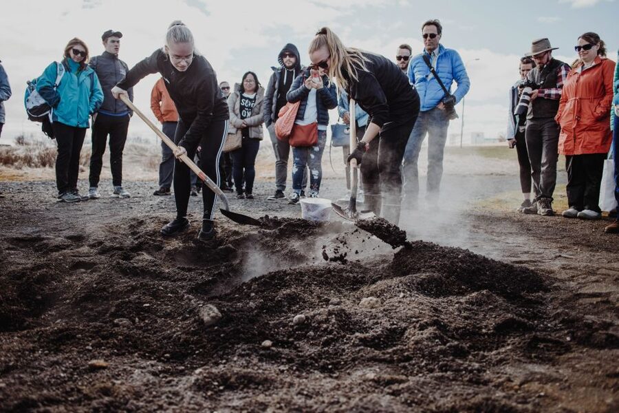 Laugarvatn Fontana: Geothermal Bread-Baking Experience - Why underground bread belongs on your Golden Circle day