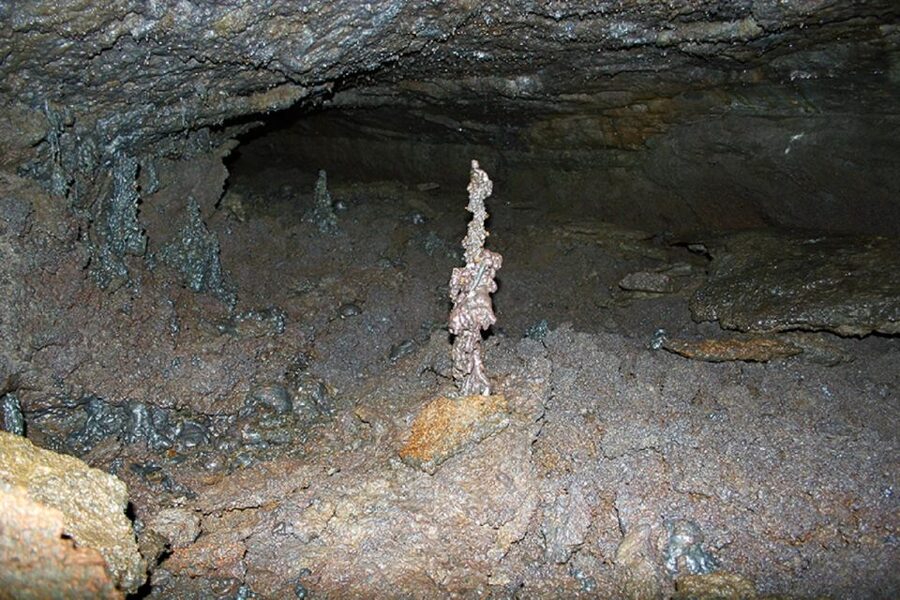 Leidarendi Cave: Lava Tunnel Caving from Reykjavik - A guide-led outing with room for questions