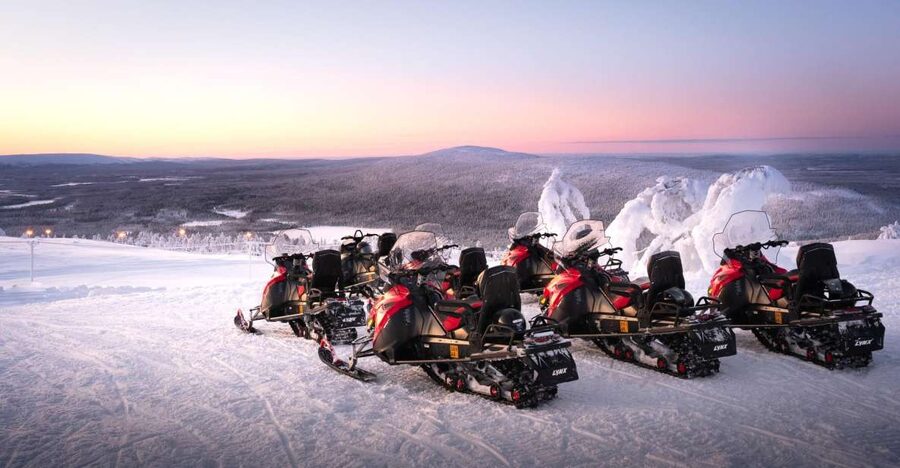 Levi: 4 Hour Snowmobile Safari to the Fells in Levi - The return ride toward Levi