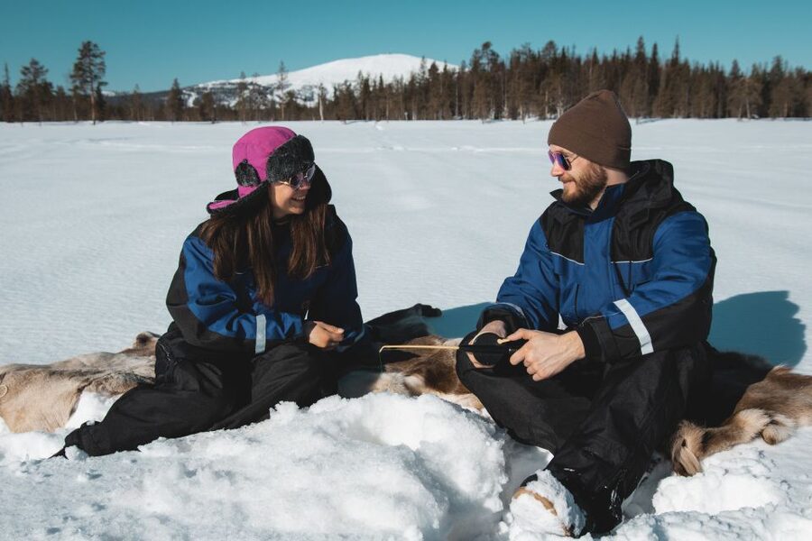 Levi: Finnish Ice Fishing Tour by Car - Campfire, hot drink, and a chance to thaw