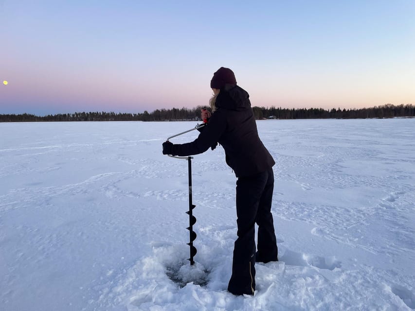 Levi: Ice Fishing Trip in a small group - Sunset light and the quiet part of the outing