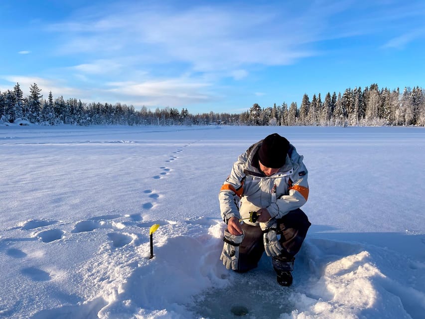 Levi: Ice Fishing Trip in a small group - Getting from the tourist office to the frozen lake