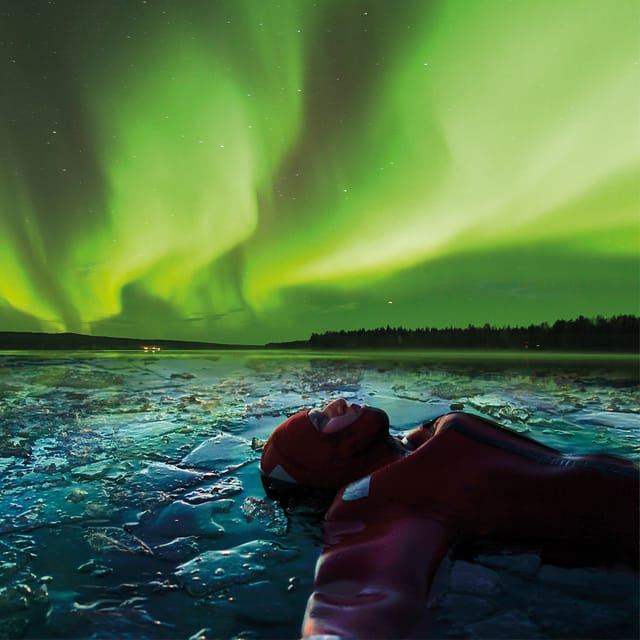 Levi: Ice Floating and Northern Lights Tour - The strange calm of Arctic ice floating