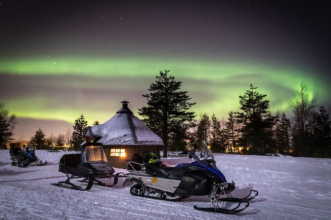 Levi Northern lights by snowmobile - Getting suited up for the cold