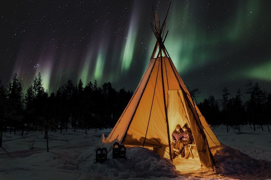 Levi: Northern Lights Campfire - The campfire picnic and the long wait