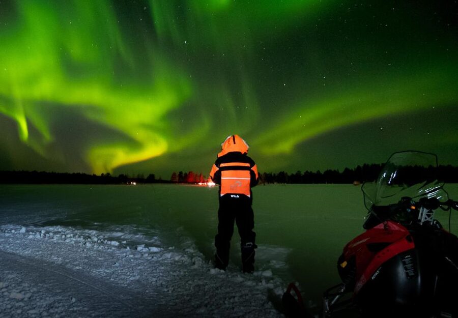 Levi: Northern Lights Snowmobile Tour with Snacks and Drinks - The campfire stop, sausages, and hot juice