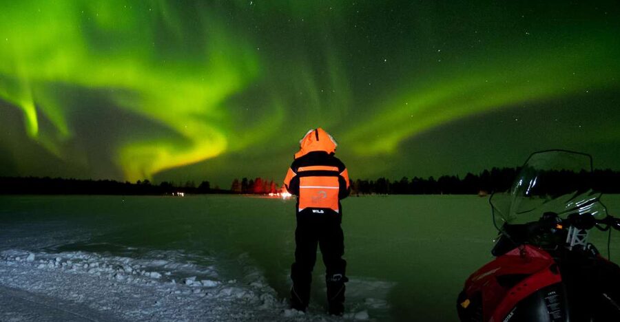 Levi: Northern Lights Snowmobile Tour with Snacks and Drinks - Sharing a snowmobile and handling the controls