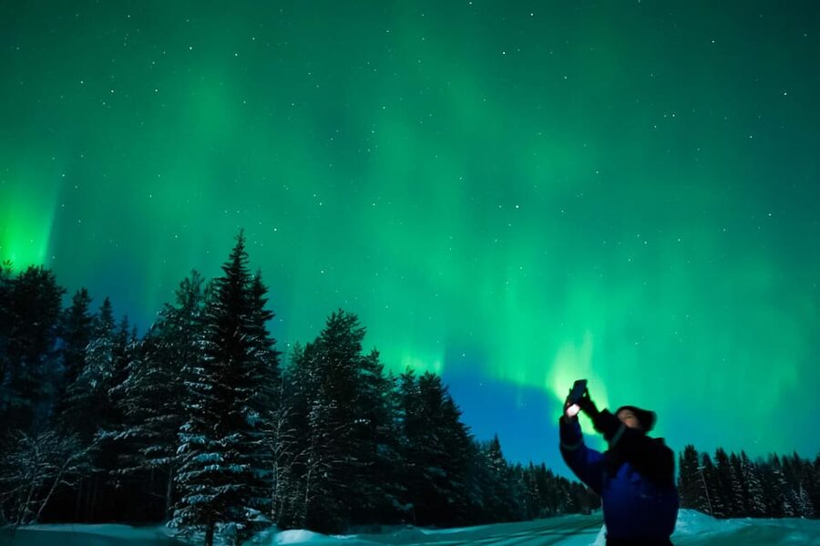 Levi: Northern Lights Tour with Guaranteed Sightings - Who should book this experience
