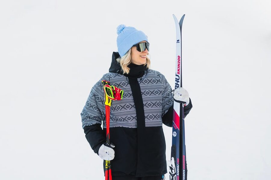 Levi: Rent Winter Clothing Sets - Using the clothing around Levi