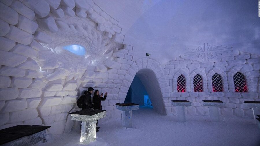 Levi: Snow Village Guided Tour - First steps inside the Ice Hotel