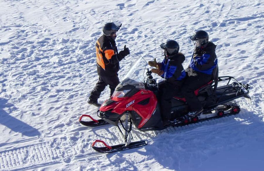 Levi: Snowmobile Safari to the Levi Nature - What driving the snowmobile feels like