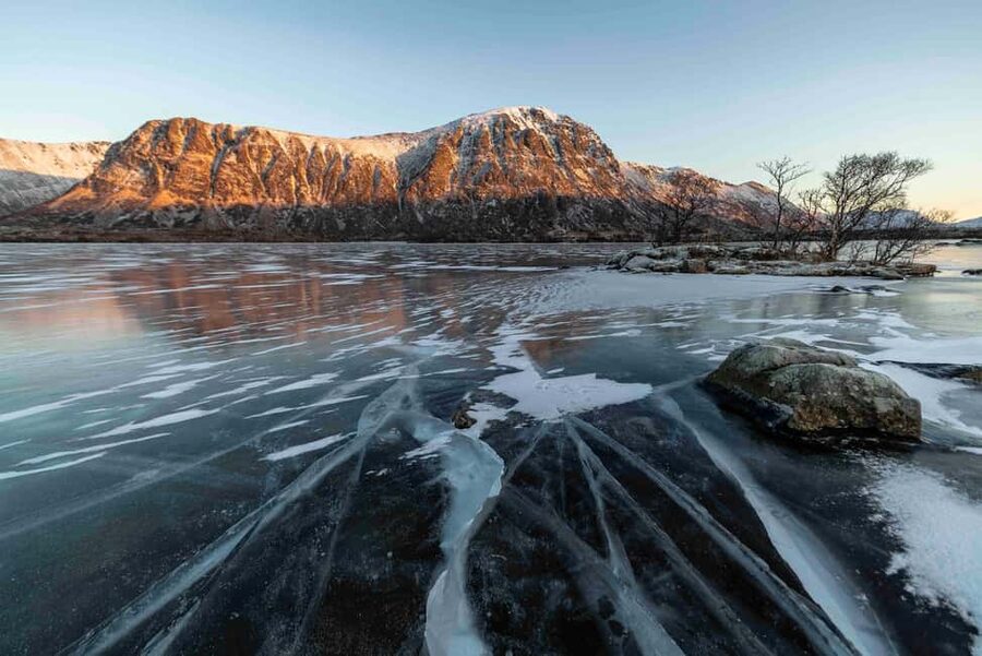 Lofoten: Half-Day Guided Tour with Photo Stops - Henningsvær, Lofoten’s village by the water