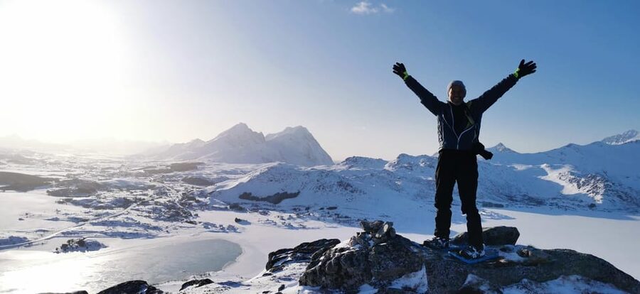 Lofoten: Half Day Snowshoe Tour - Guides who shape the day