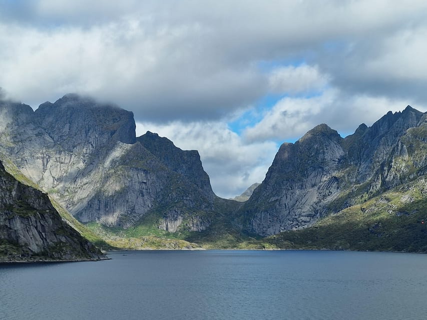 Lofoten: Reine, Hamnøy, and Skariskøya Photo Tour - Skariskøya and the quieter side of the islands