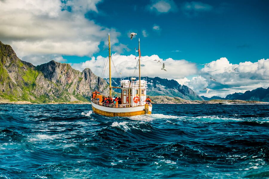 Lofoten: Traditional Fishing Trip - Fishing from the MS Symra