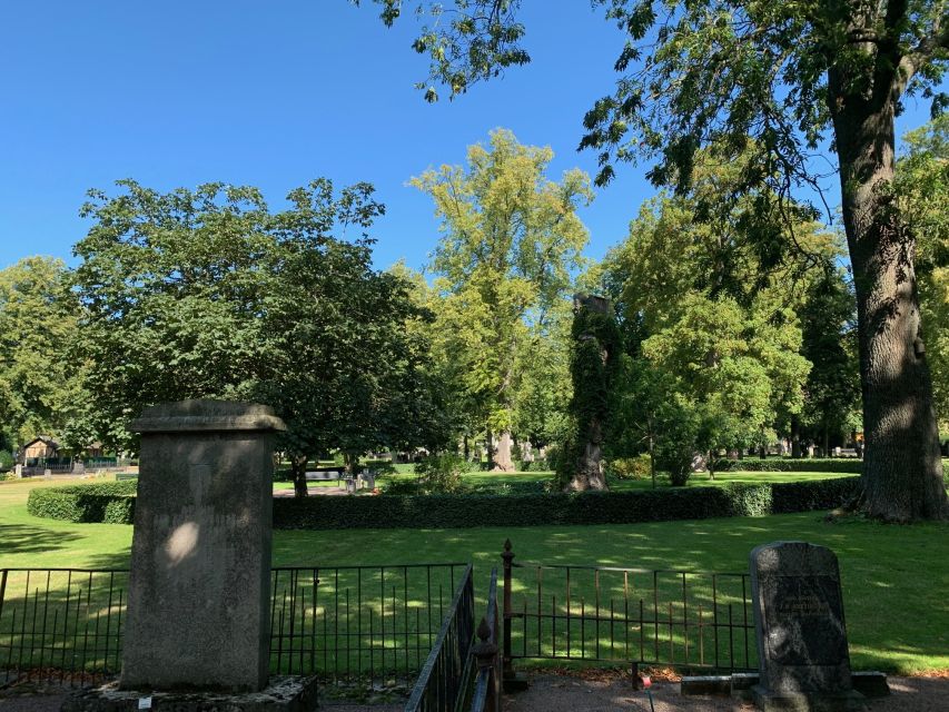 Malmö: 3-Hour Guided Walking Tour - Medieval streets and Malmö Castle