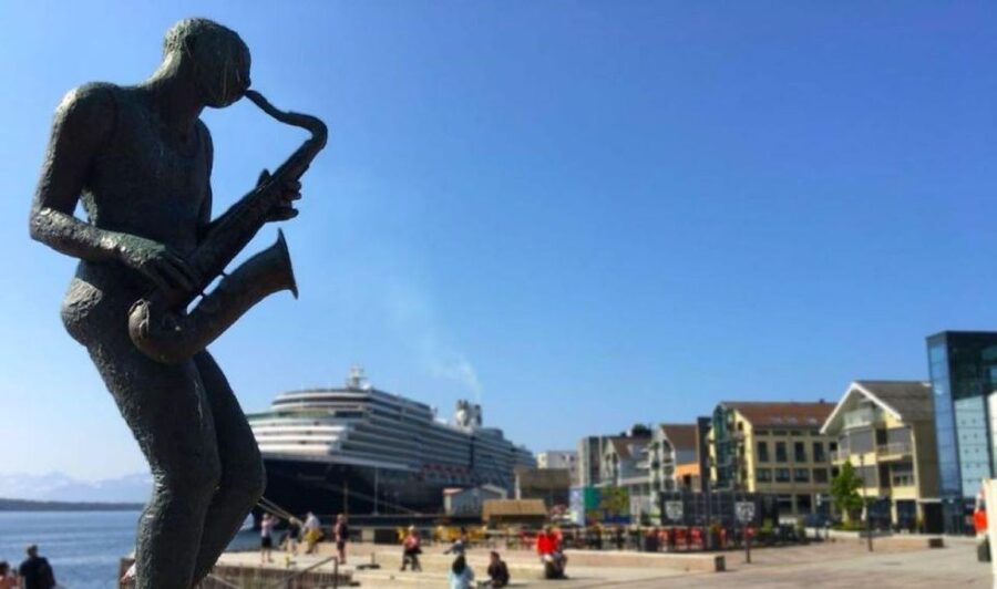 Molde: Atlantic Ocean Road & Varden Audio Guide Bus Tour - Why this Molde tour works well in half a day