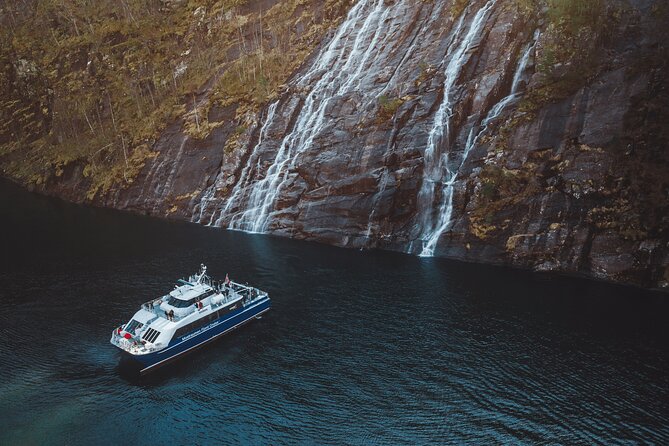 Mostraumen Fjord Cruise - the local operator - Leaving Bergen beside Bryggen