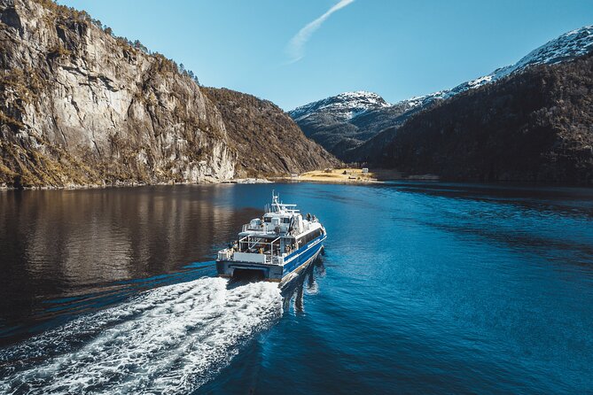 Mostraumen Fjord Cruise - the local operator - Osterfjorden and the long scenic middle