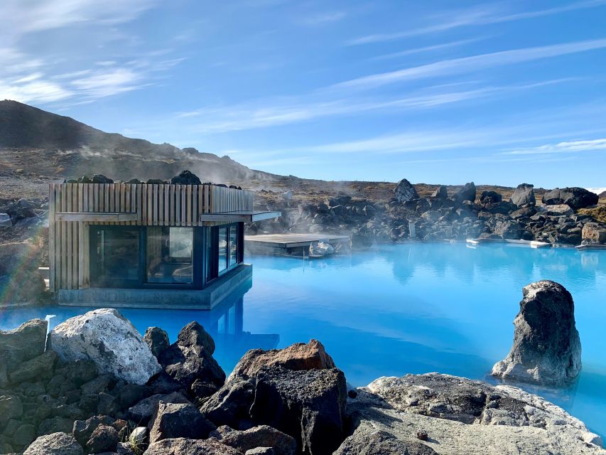 Mývatn: Myvatn Nature Baths Admission Ticket - Arriving at the baths and getting changed