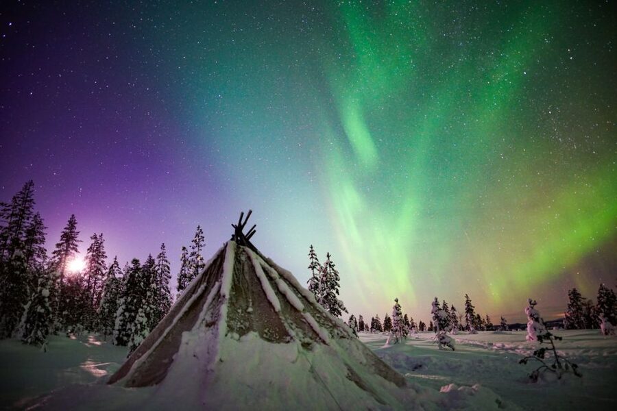 Night Snowshoeing Adventure under the Northern Lights - Searching the sky for Northern Lights