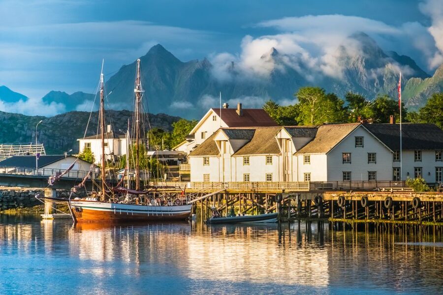 North Lofoten Top Highlights Photo Tour (Haukland) - Henningsvær brings you into living fishing-village Lofoten