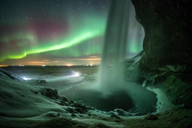 Northern Lights Bus Tour from Reykjavik with Hot Chocolate - The biggest weakness: group size and pickup time