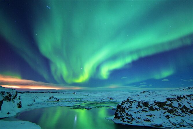 Northern Lights Bus Tour from Reykjavik with Hot Chocolate - Who should book this tour?