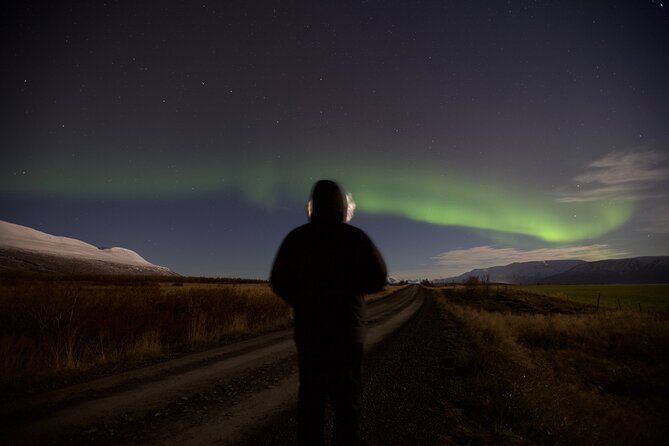 Northern Lights Classic MiniBus Tour from Akureyri - Photography help from Armann, Norbert, Jon, and Daniel