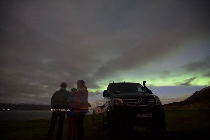 Northern Lights Classic MiniBus Tour from Akureyri - The free retry and what it is really worth