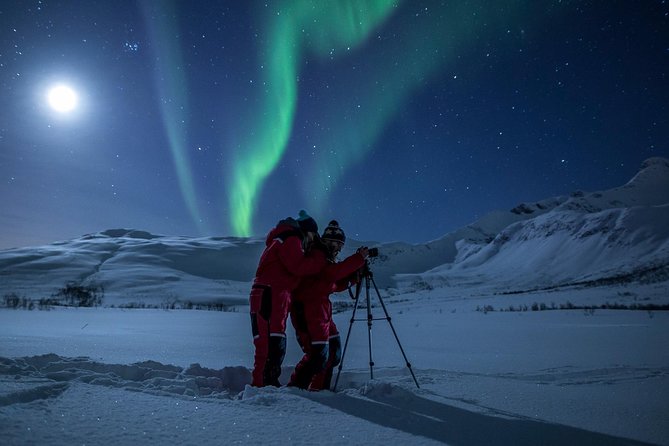 Northern Lights Tour from Tromsø - Photographing the Northern Lights