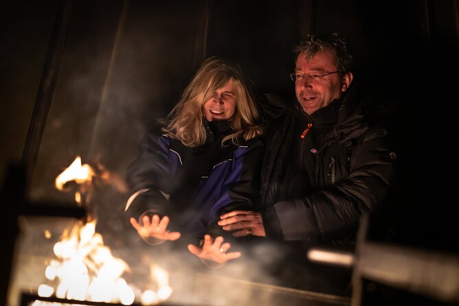 Northern lights tour to Lake Inari from Ivalo, Reindeers & Dinner - Waiting for the Northern Lights at Lake Inari