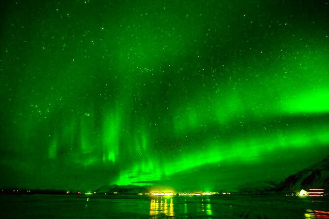 Northern Lights Yacht Cruise in Reykjavik - Learning to spot and photograph the aurora