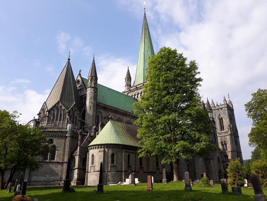 Norwegian Coastal Cities: Smartphone Audio Guide App - Trondheim: cathedral, old neighborhoods, and a bicycle lift