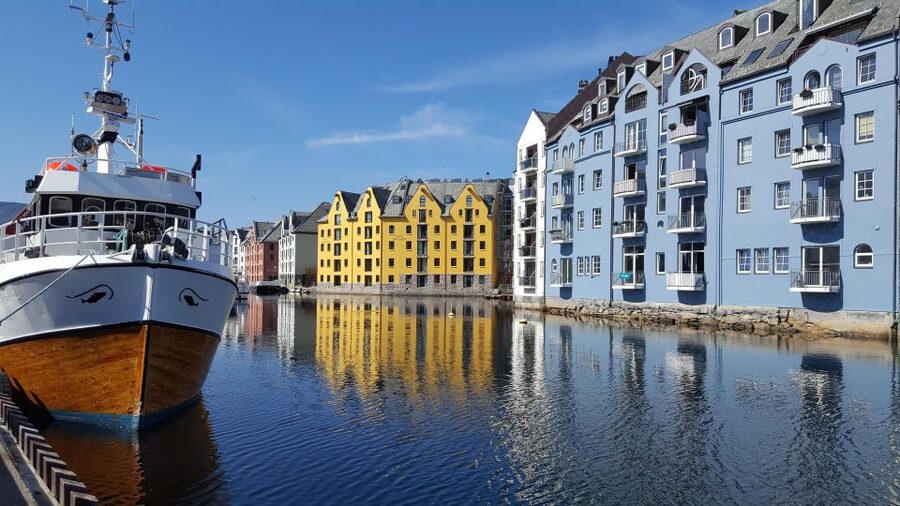 Norwegian Coastal Cities: Smartphone Audio Guide App - Tromsø: polar expeditions and the Mack beer halls
