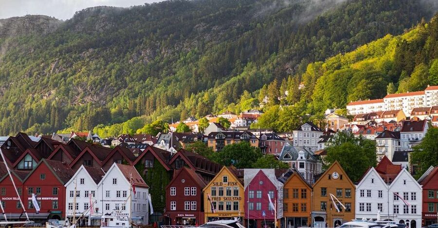 Norwegian Coastal Cities: Smartphone Audio Guide App - Svolvær: a Lofoten stop in compact form
