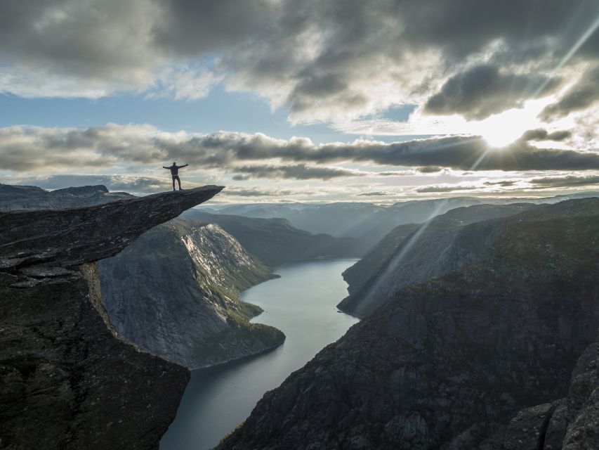 Odda: Trolltunga Via Ferrata, Sunset and Sunrise - The valley approach and the short steep climb
