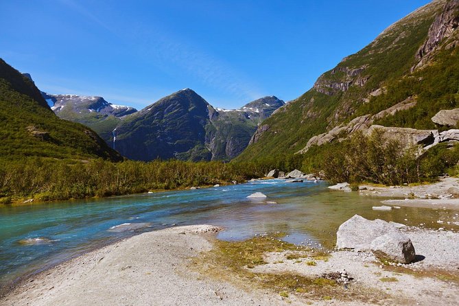 Olden Shore Excursion: the Amazing Briksdal Glacier - What the guide adds, and what the guide does not do