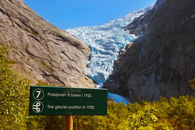 Olden Shore Excursion: the Amazing Briksdal Glacier - The drive through Olden and along Oldevatnet