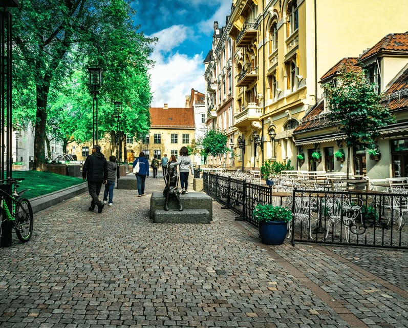 Oslo: 3-hour Highlights & Vigeland Park Private Walking Tour - Price, group size, and overall value