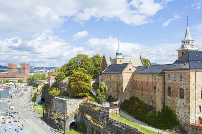Oslo City Walks - In the Heart of Oslo - City Hall, the University, and the National Theatre