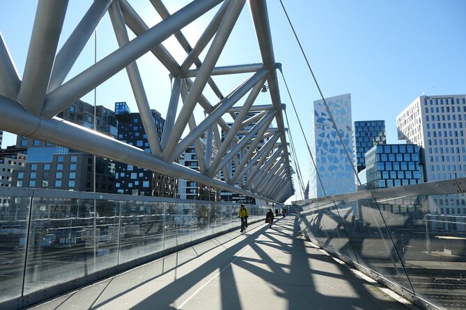 Oslo City Walks - The City of Contrasts - Crossing Akrobaten Pedestrian Bridge