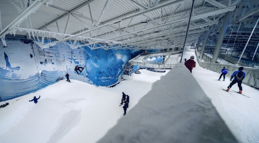 Oslo: Day Pass for Downhill Skiing at SNØ Ski Dome - A year-round winter day inside SNØ