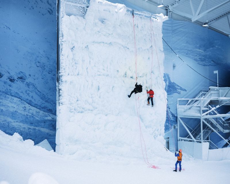 Oslo: Day Pass for Downhill Skiing at SNØ Ski Dome - Seeing the ice wall and adding a new sport