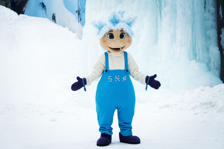 Oslo: Day Pass for Downhill Skiing at SNØ Ski Dome - Renting clothing and equipment onsite