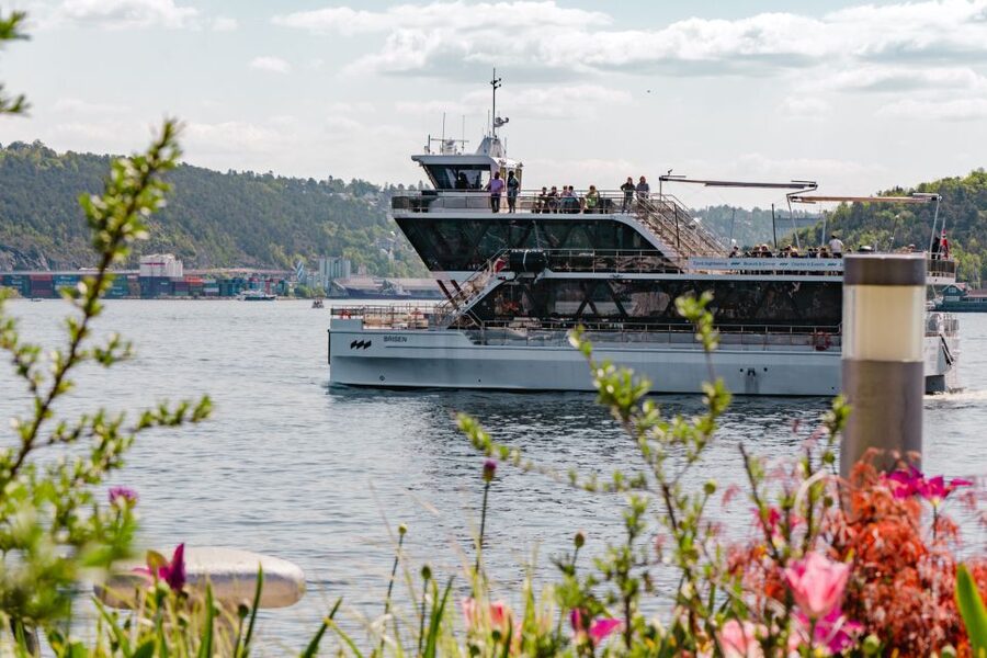 Oslo: Electric Boat Cruise with Brunch - Finding the boat at Rådhusbrygge 2