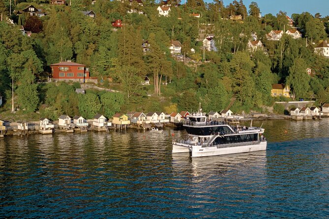 Oslo fjord 3-Course Dinner Cruise with Live Music - The first stretch through Oslofjord